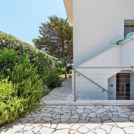 Charming Seafront Apartment With Garden And Patio Fertilia Dış mekan fotoğraf