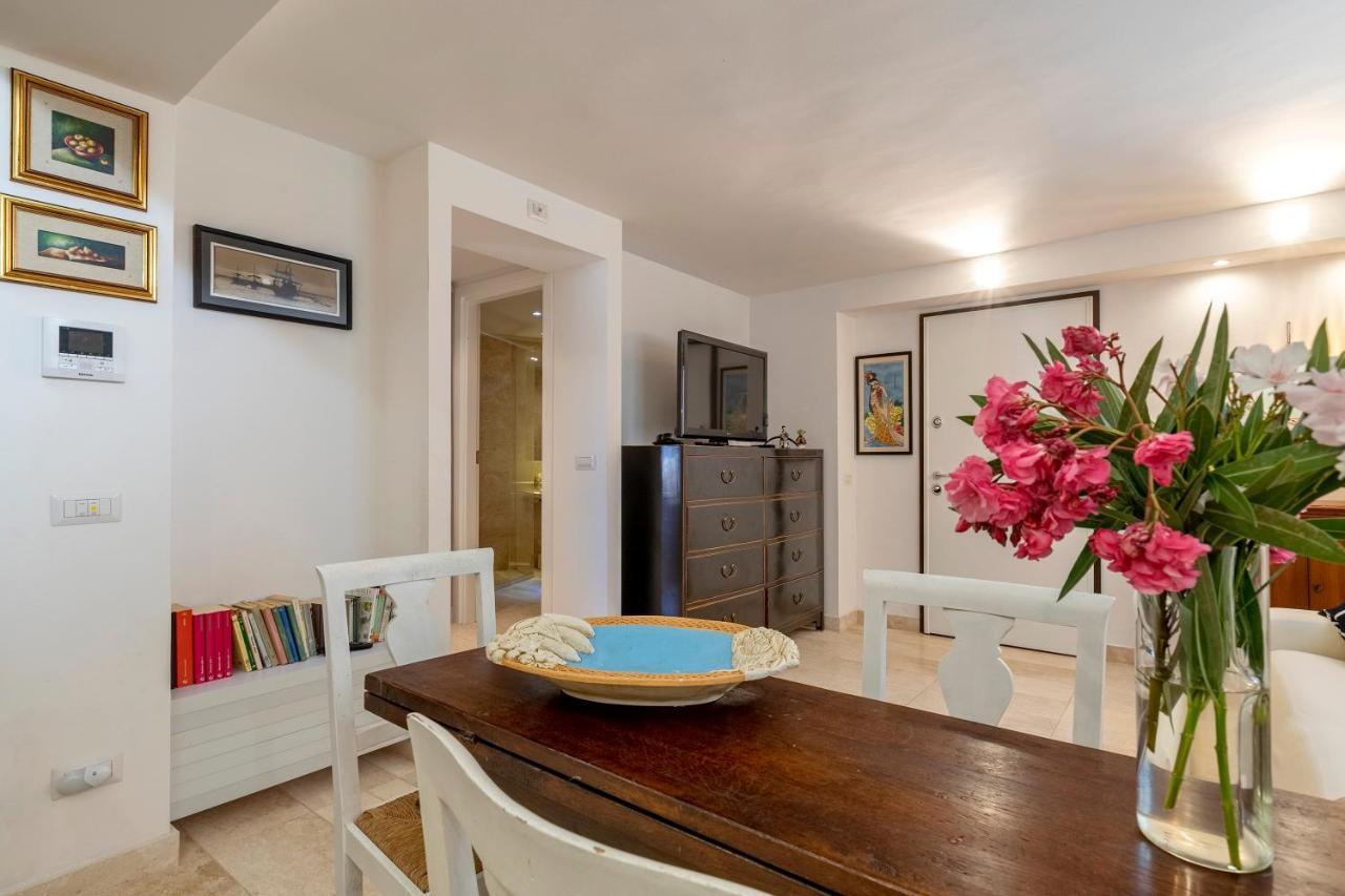 Charming Seafront Apartment With Garden And Patio Fertilia Dış mekan fotoğraf