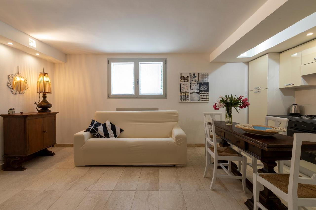 Charming Seafront Apartment With Garden And Patio Fertilia Dış mekan fotoğraf