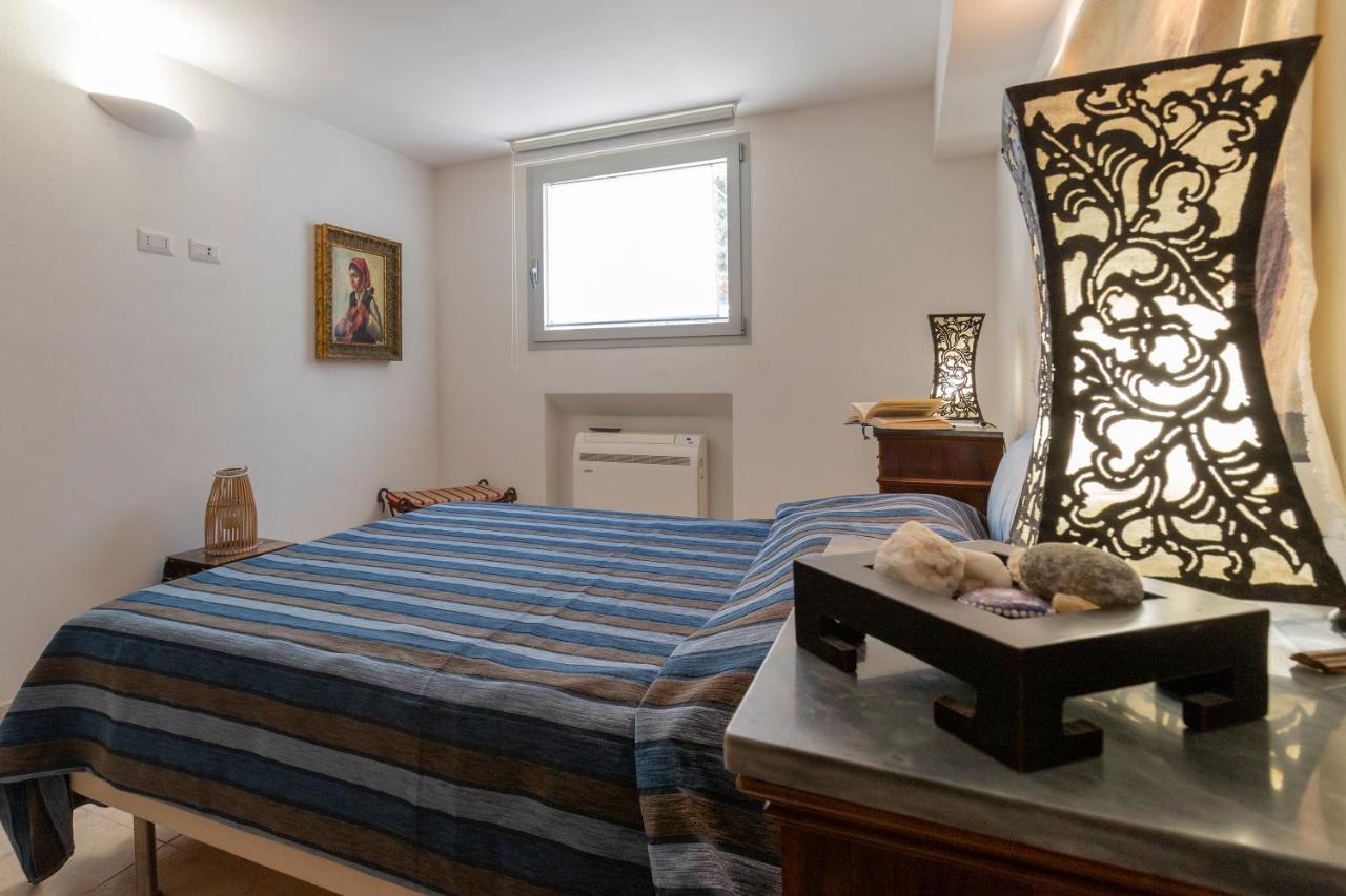 Charming Seafront Apartment With Garden And Patio Fertilia Dış mekan fotoğraf